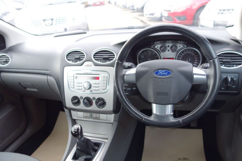 2009 Ford Focus 1.6 Zetec 5dr image 7