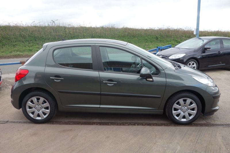 2009 Peugeot 207 1.6 HDi S 5dr image 3