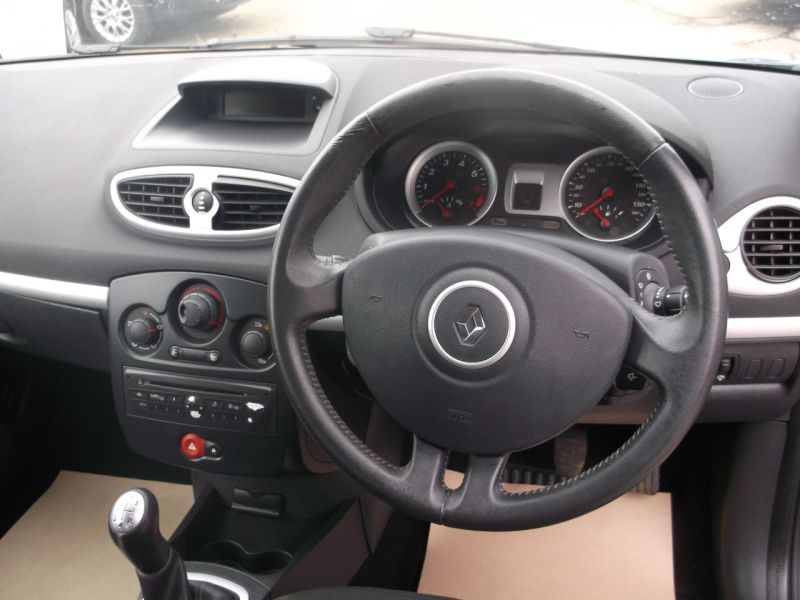 2009 Renault Clio 1.2 16V 3dr image 6