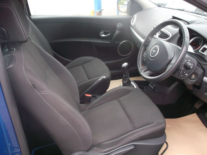 2009 Renault Clio 1.2 16V 3dr image 7