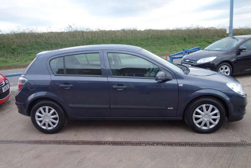 2008 Vauxhall Astra 1.6i 16V 5dr image 3
