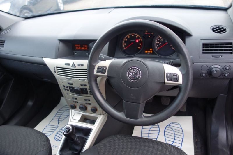 2008 Vauxhall Astra 1.6i 16V 5dr image 6