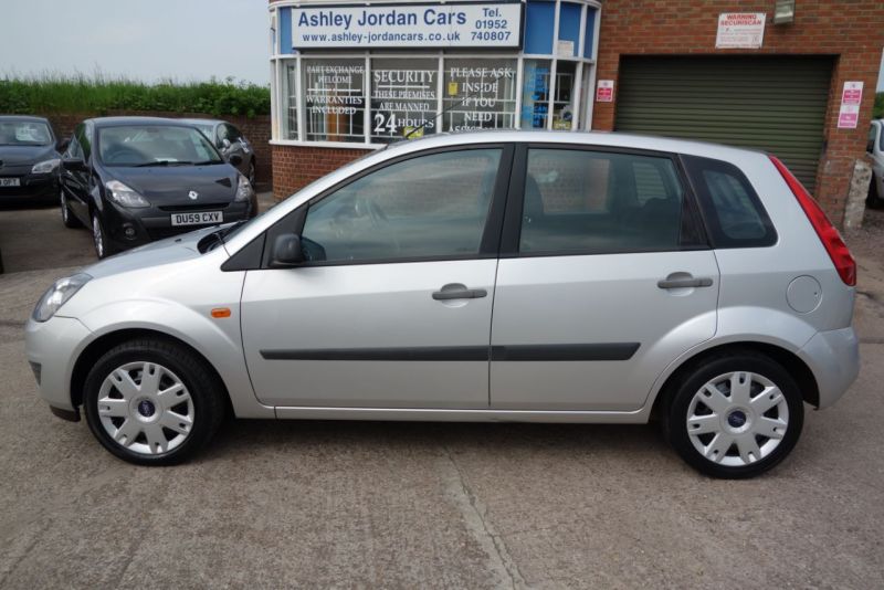 2007 Ford Fiesta 1.25 Style 5dr image 2