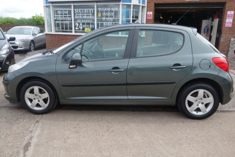 2007 Peugeot 207 1.4 16V SE 5dr image 2