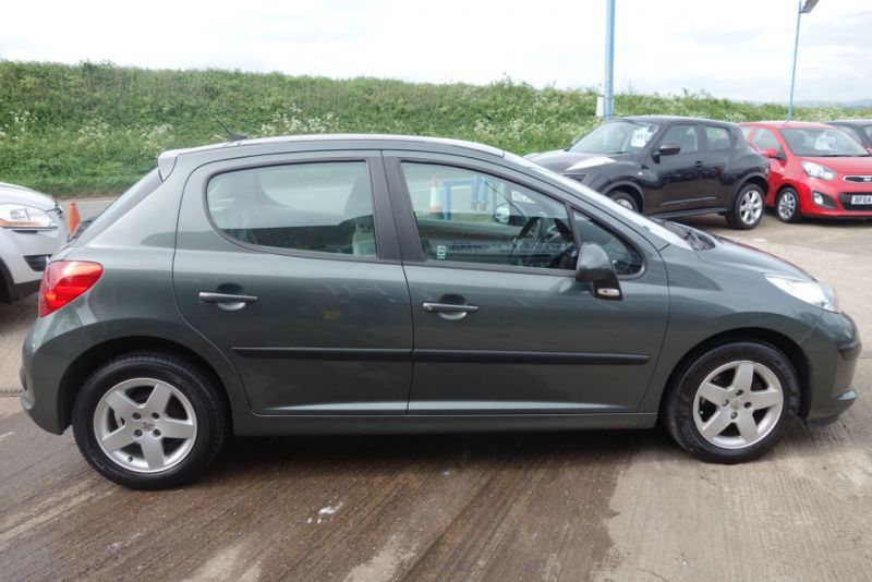 2007 Peugeot 207 1.4 16V SE 5dr image 3