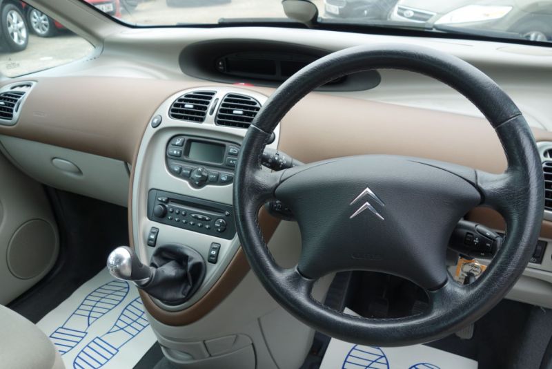 2006 Citroen Xsara Picasso 1.6i 16V 5dr image 5