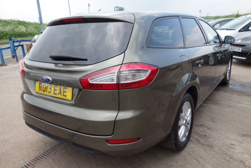 2013 Ford Mondeo 2.0 TDCi 140 Zetec 5dr image 5