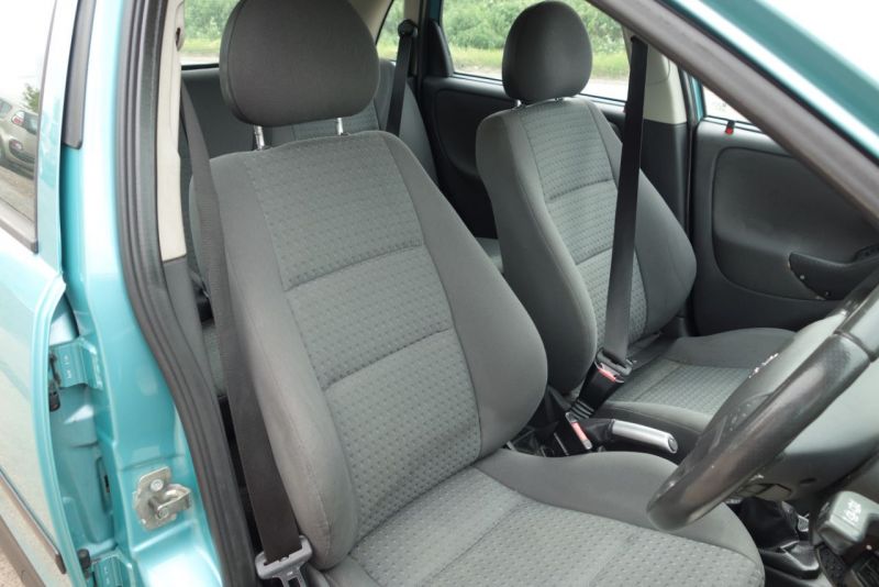 2003 Vauxhall Corsa 1.2i 16V SXi 5dr image 7