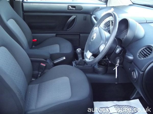 2006 Volkswagen Beetle 1.4 Luna image 6
