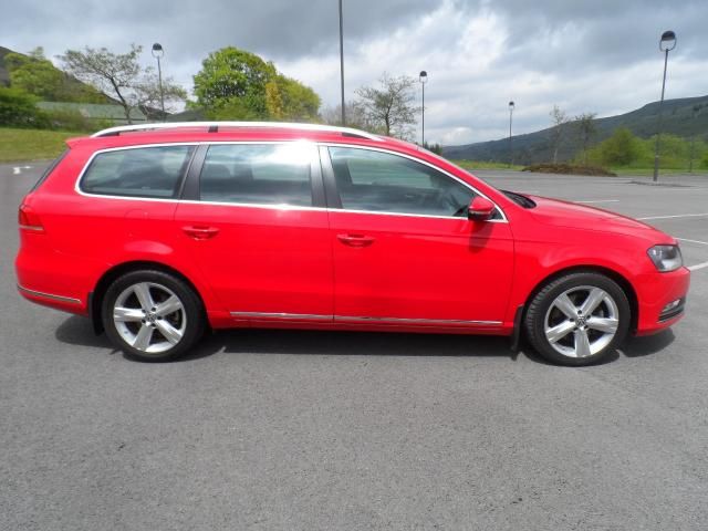 2012 Volkswagen Passat 2.0 SE TDI 5d image 3