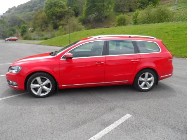 2012 Volkswagen Passat 2.0 SE TDI 5d image 4