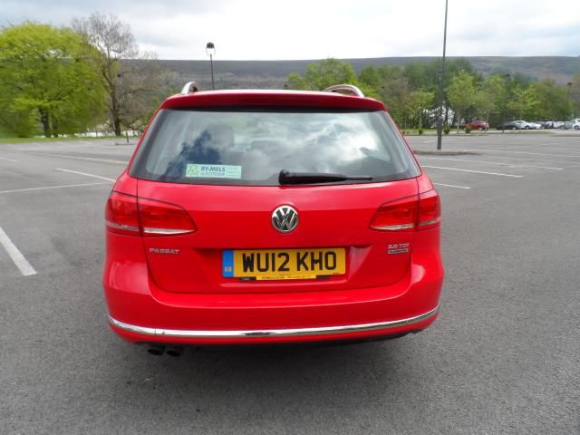 2012 Volkswagen Passat 2.0 SE TDI 5d image 5