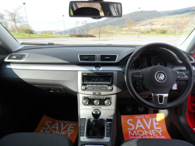 2012 Volkswagen Passat 2.0 SE TDI 5d image 7