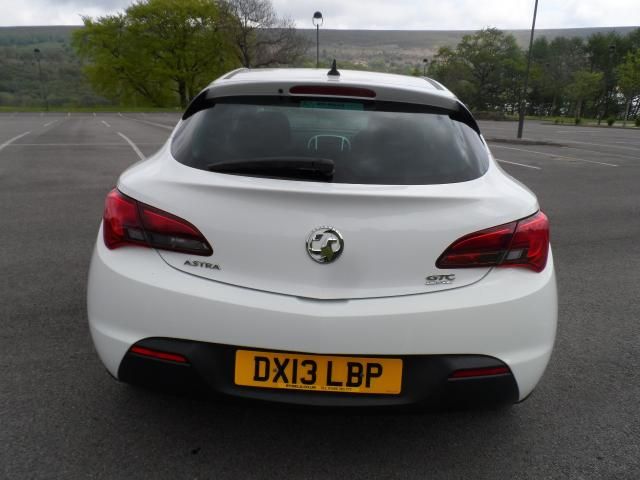 2013 Vauxhall Astra 1.7 GTC SRI CDTI S/S 3d image 3