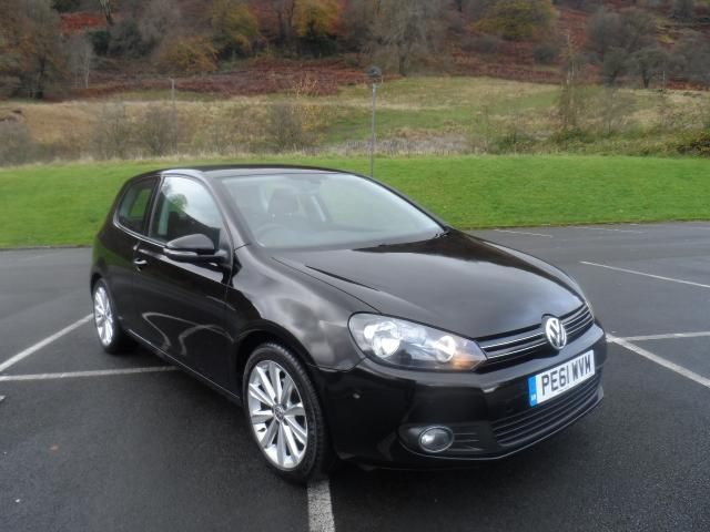 2011 Volkswagen Golf 1.6 TDI 3d image 1