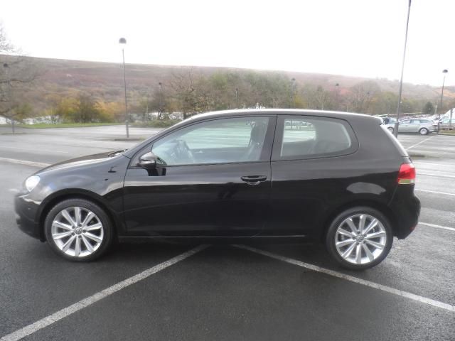 2011 Volkswagen Golf 1.6 TDI 3d image 5