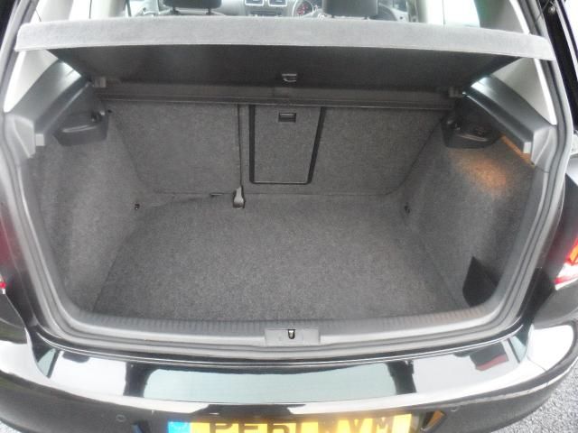 2011 Volkswagen Golf 1.6 TDI 3d image 7