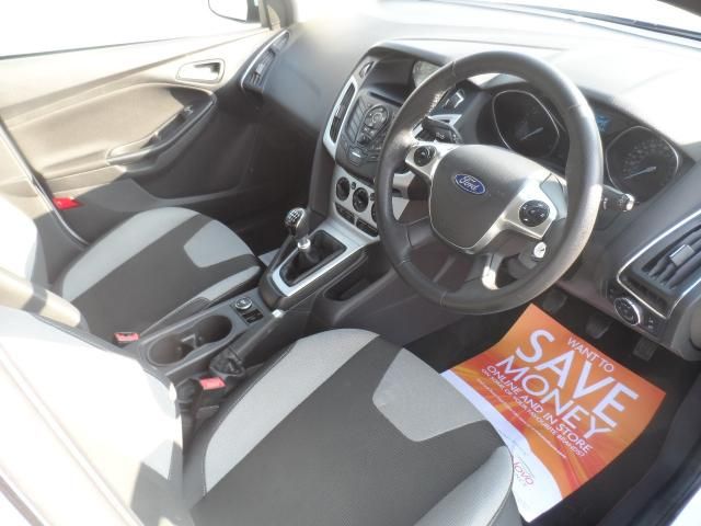 2013 Ford Focus 1.6 ZETEC TDCI 5d image 6
