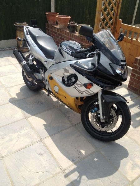 2001 Yamaha yzf600r image 2