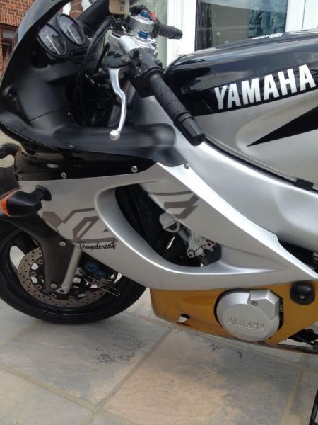 2001 Yamaha yzf600r image 3