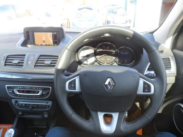 2012 Renault Megane 1.5 GT DCI 3d image 8