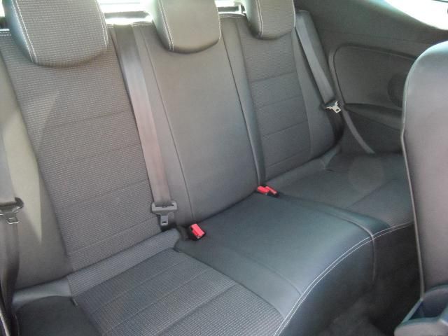 2012 Renault Megane 1.5 GT DCI 3d image 9