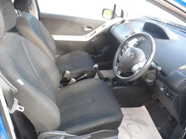 2007 Toyota Yaris 1.3 3d image 6