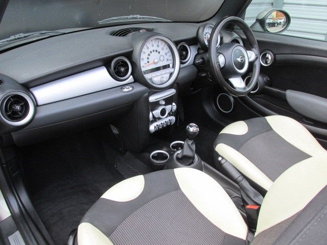 2009 Mini Hatch Cooper 1.6 2dr image 6