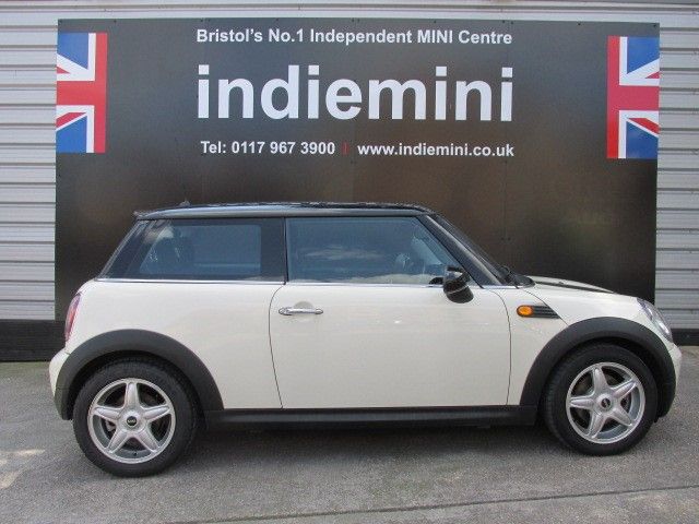 MINI Hatch Cooper 1.6 3dr image 3