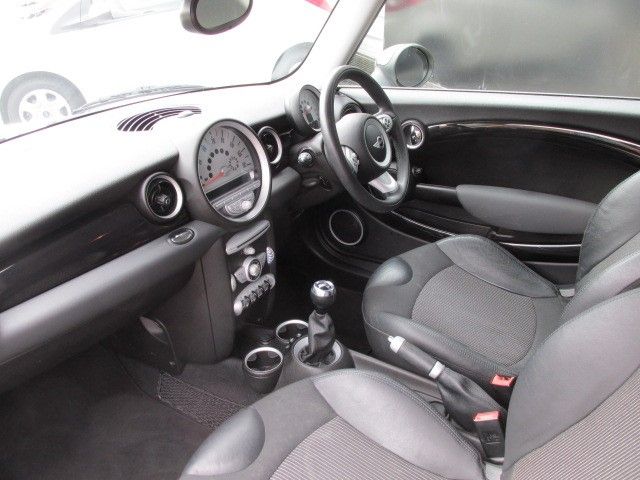 2008 MINI Clubman Cooper 1.6 5dr image 6