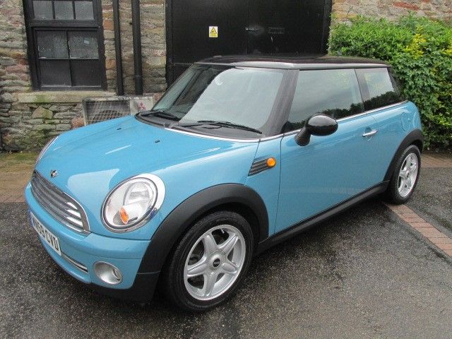 2009 MINI Hatch Cooper 1.6 3dr image 2