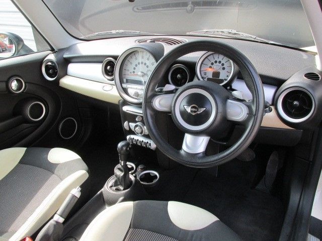 2007 MINI Hatch Cooper 1.6 3dr image 5