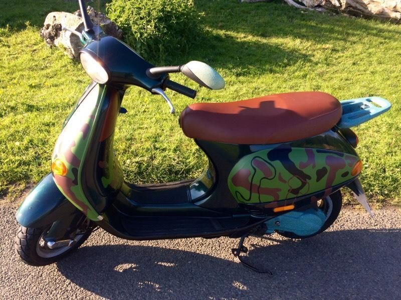 2000 Piaggio Vespa ET4 125cc low miles image 3