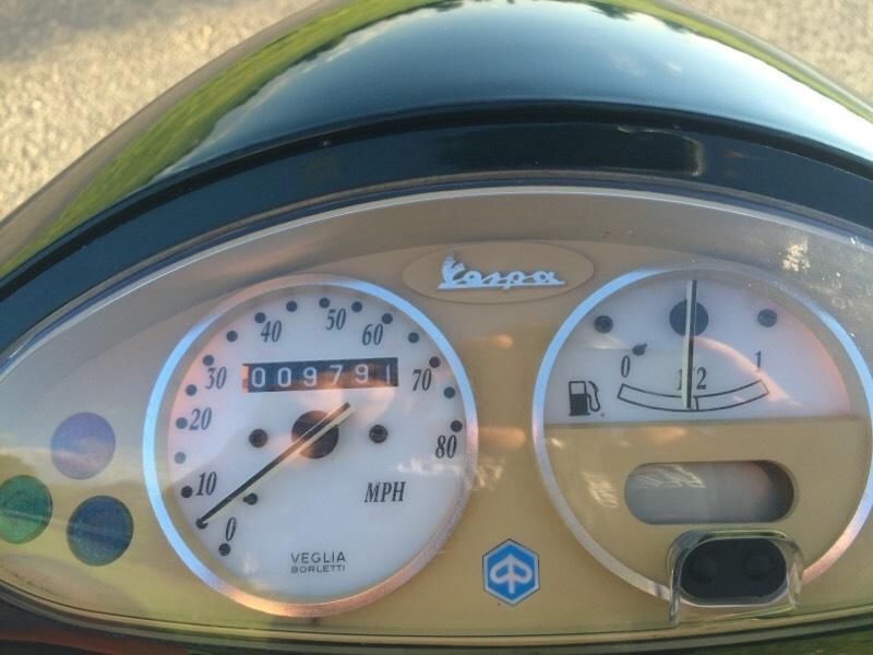 2000 Piaggio Vespa ET4 125cc low miles image 5