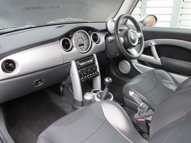 2004 MINI Hatch Cooper 1.6 3dr image 6