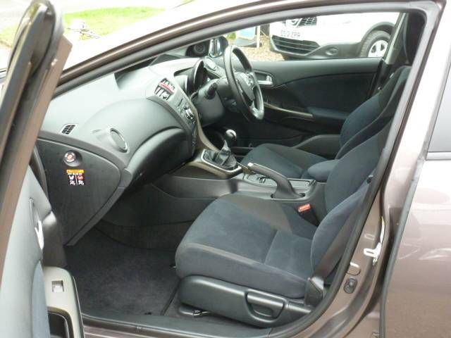 2012 HONDA CIVIC 2.2 i-DTEC ES 5dr image 6