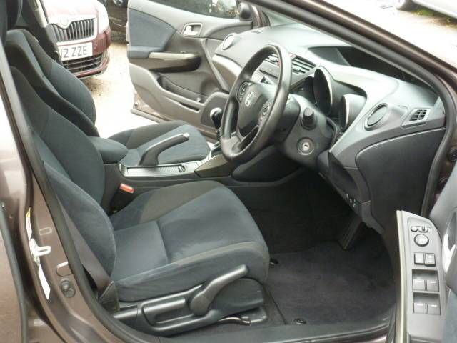 2012 HONDA CIVIC 2.2 i-DTEC ES 5dr image 7
