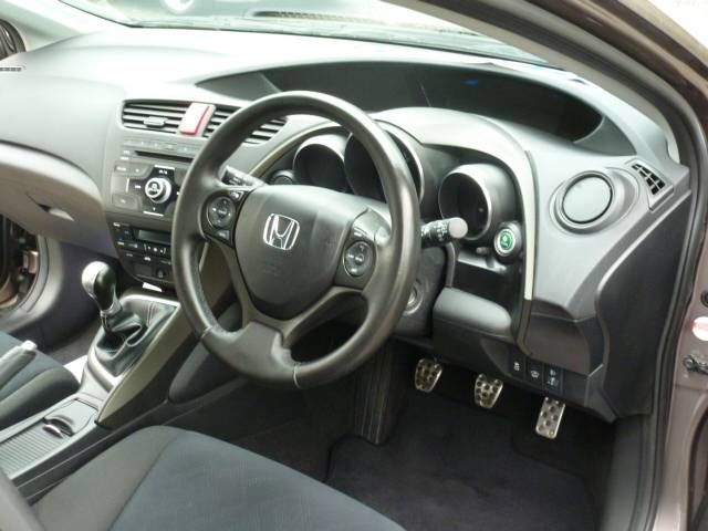 2012 HONDA CIVIC 2.2 i-DTEC ES 5dr image 8