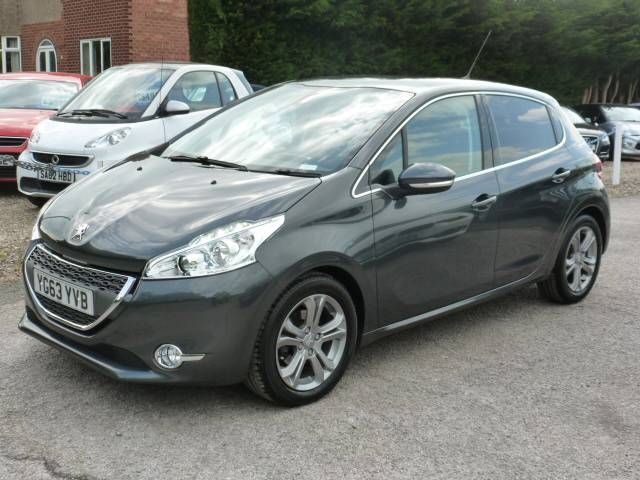 2013 PEUGEOT 208 1.6 e-HDi 5dr image 2