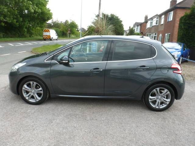 2013 PEUGEOT 208 1.6 e-HDi 5dr image 3