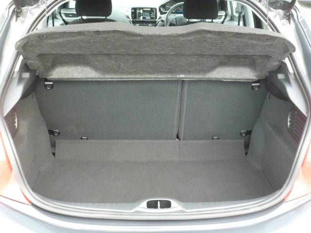 2013 PEUGEOT 208 1.6 e-HDi 5dr image 9