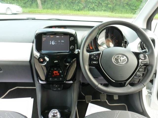 2015 Toyota Aygo 1.0 VVT-i 5dr image 8