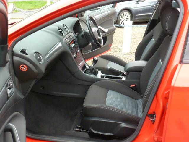2011 Ford Mondeo 1.6 TDCi Eco Zetec 5dr image 6