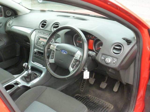2011 Ford Mondeo 1.6 TDCi Eco Zetec 5dr image 7