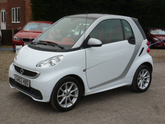 2013 Smart Fortwo Coupe 2dr image 1