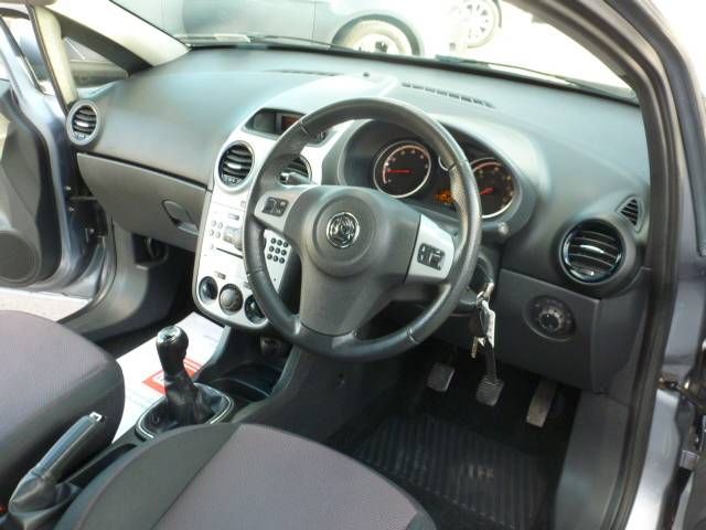 2007 Vauxhall Corsa 1.4i 16V SXi 3dr image 6