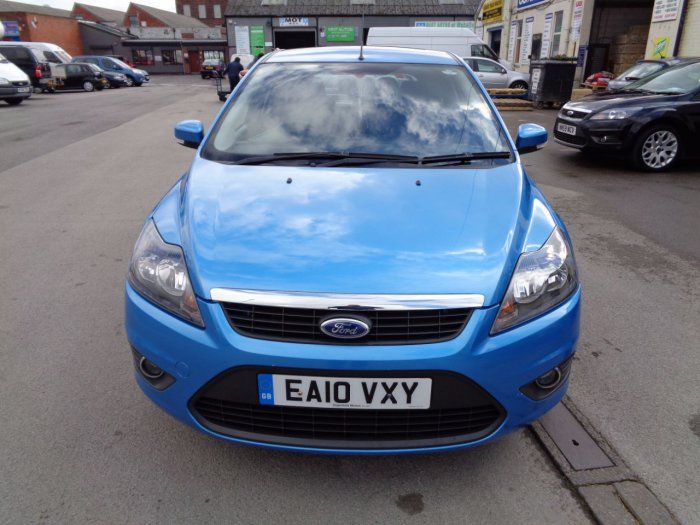 2010 Ford Focus 1.6 Zetec 5dr image 2