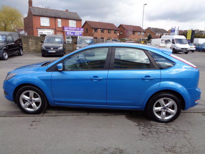 2010 Ford Focus 1.6 Zetec 5dr image 3