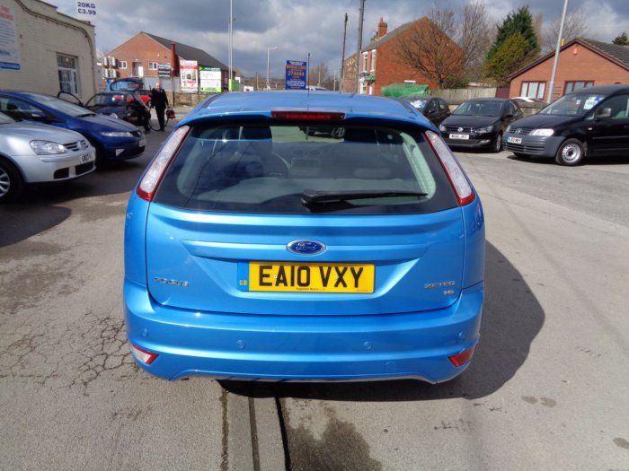 2010 Ford Focus 1.6 Zetec 5dr image 4
