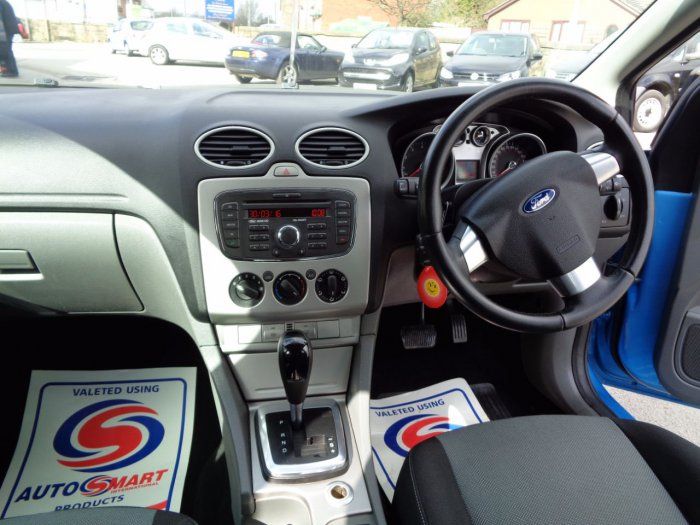 2010 Ford Focus 1.6 Zetec 5dr image 7